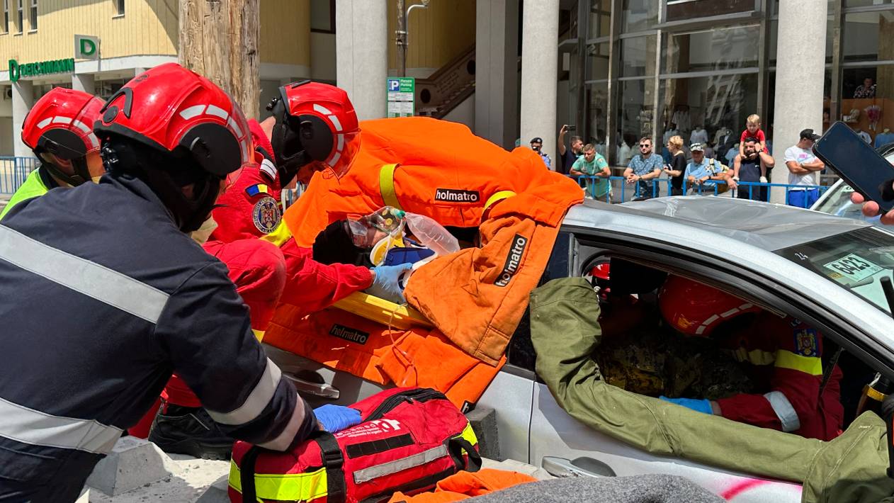 cu-ocazia-zilei-pompierilor-renault-romania-lanseaza-aftermovie-ul-primului-training-dedicat-pompierilor-pe-tema-interventiilor-rutiere-asupra-vehiculelor-de-ultima-generatie